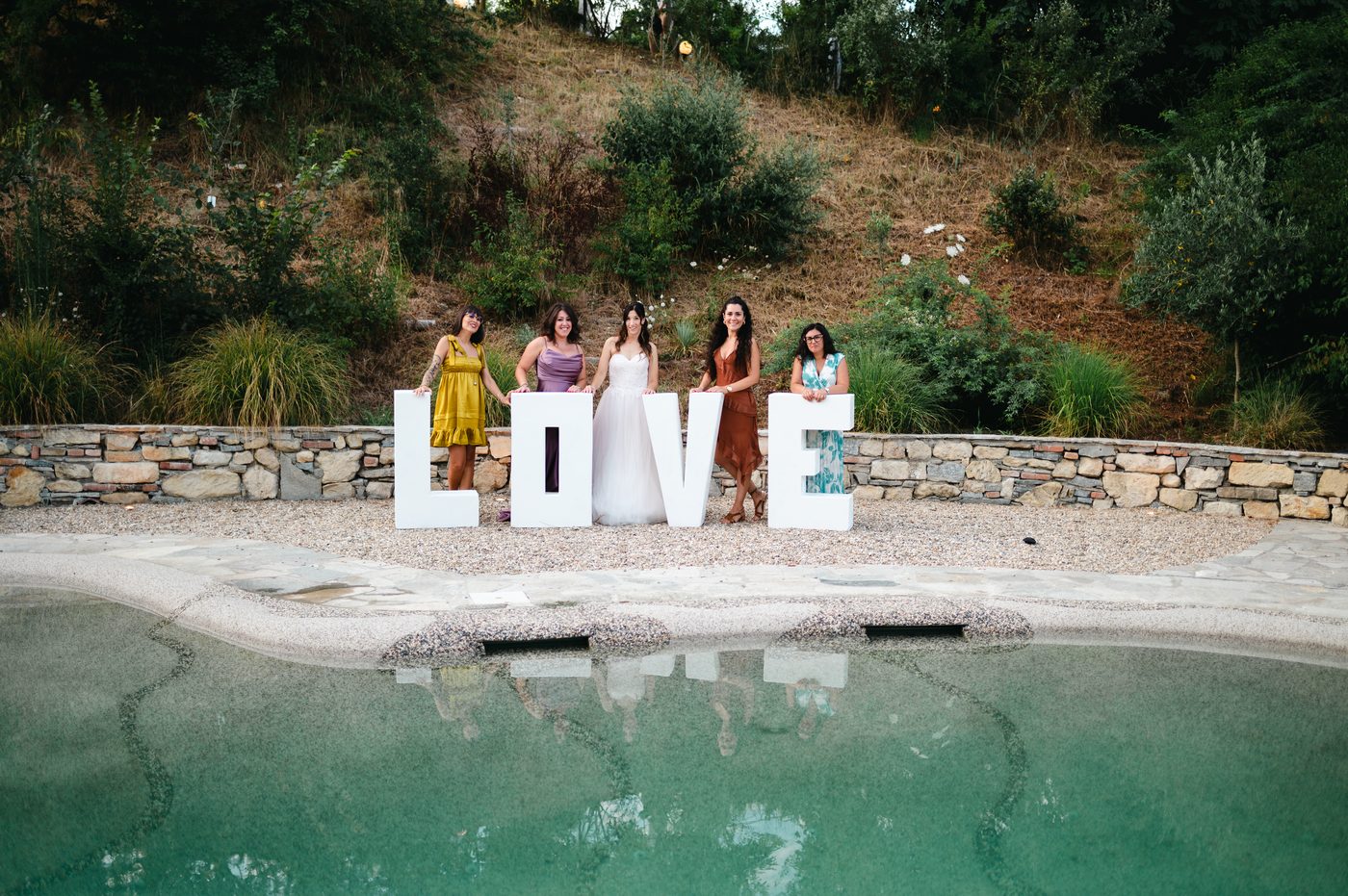 LOVE in piscina